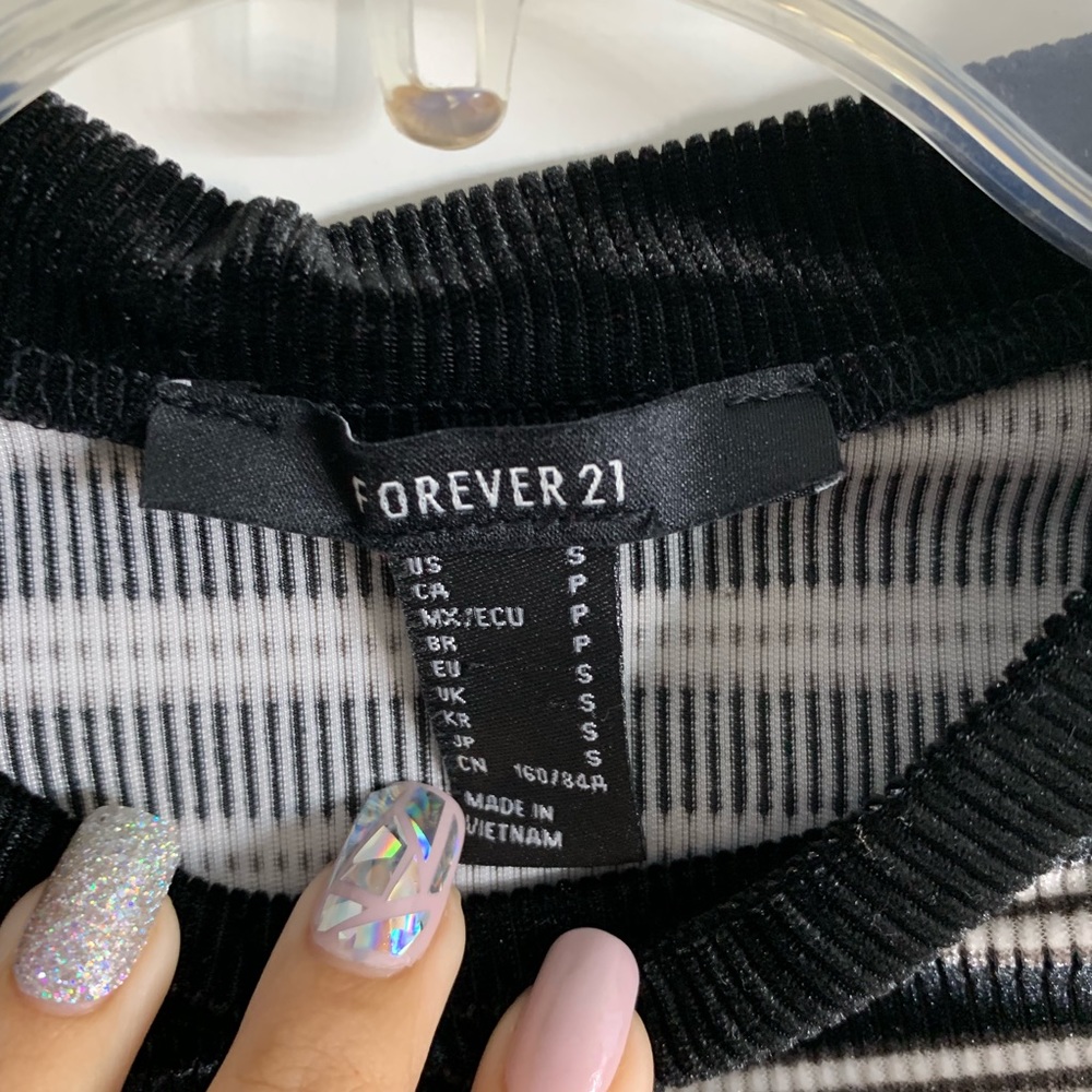 F21 | striped velvet crop top size small - Picture 8 of 9